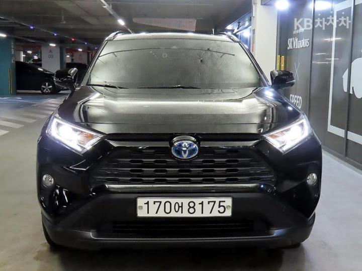 Toyota RAV4 New 2.5 Hybrid 2WD Base Type 3