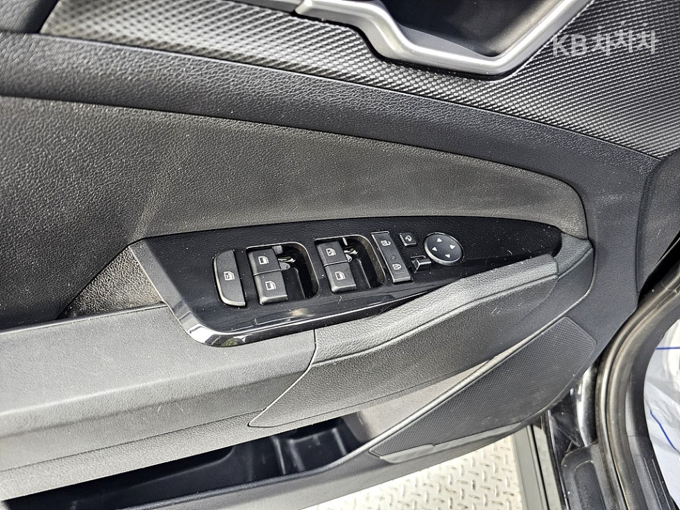 2022 - kia sportage