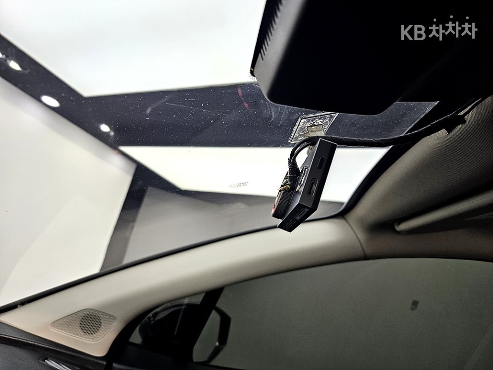 2022 - kia sportage