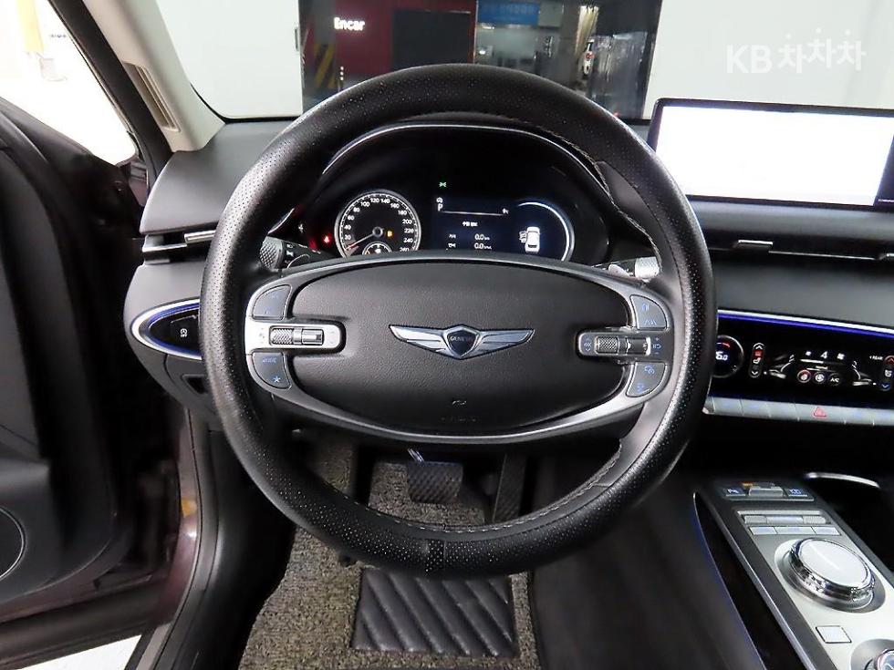 2021 Genesis GV70 photo