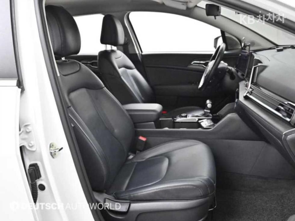 2022 - kia sportage