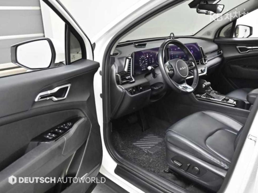 2022 - kia sportage