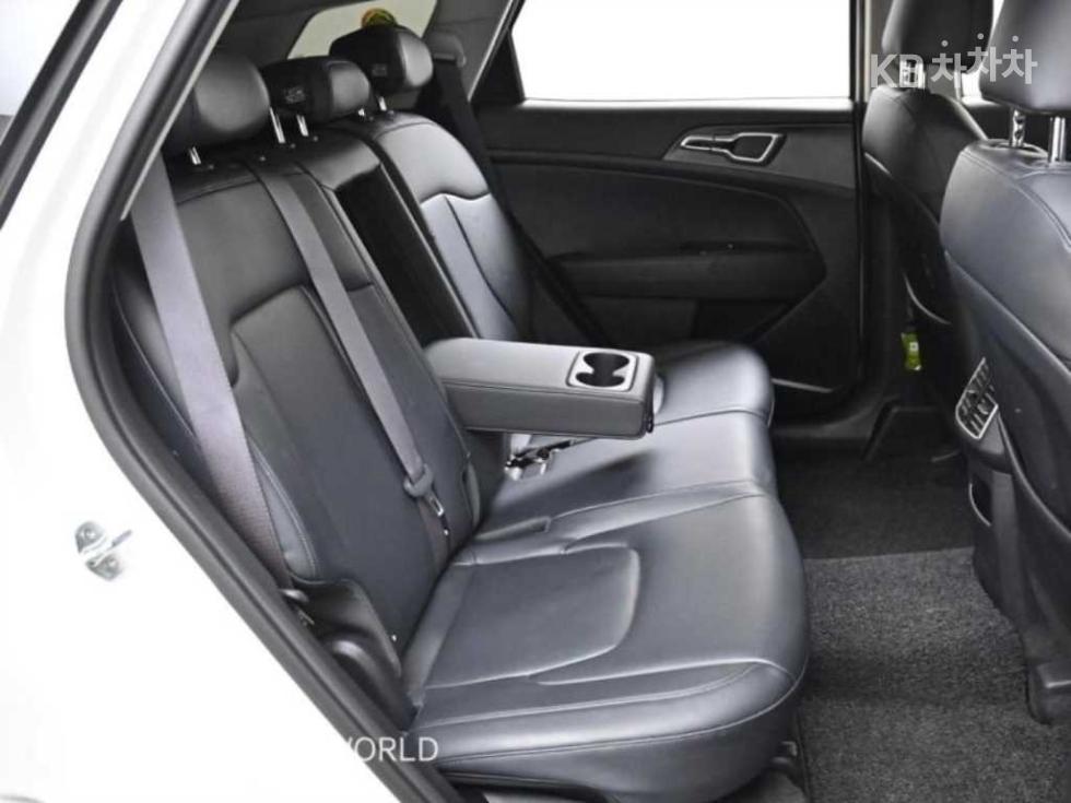 2022 - kia sportage