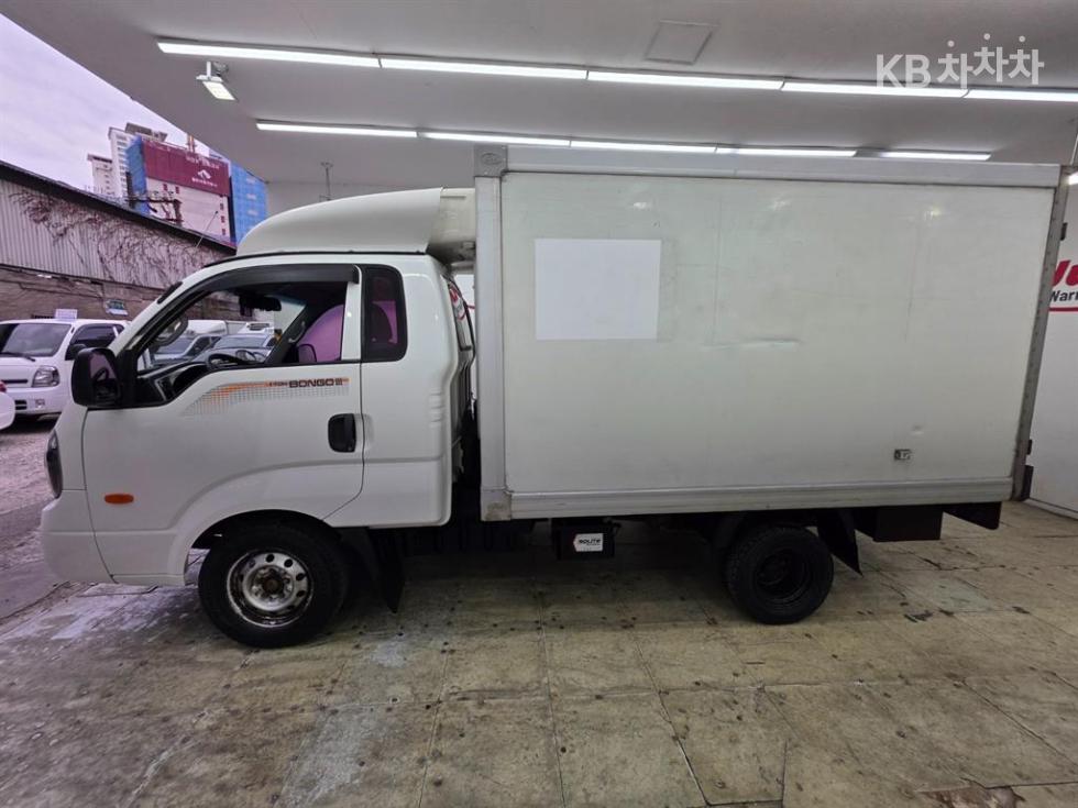 2012 - kia bongo iii