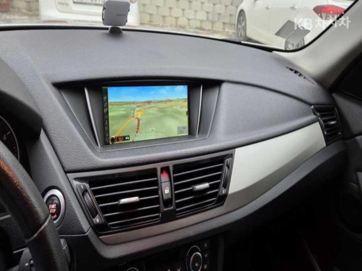 BMW X1 E84 2.0d xDrive 9