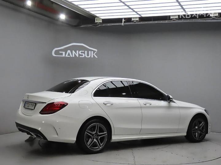 Mercedes-Benz C-Class C200 AMG Line 5