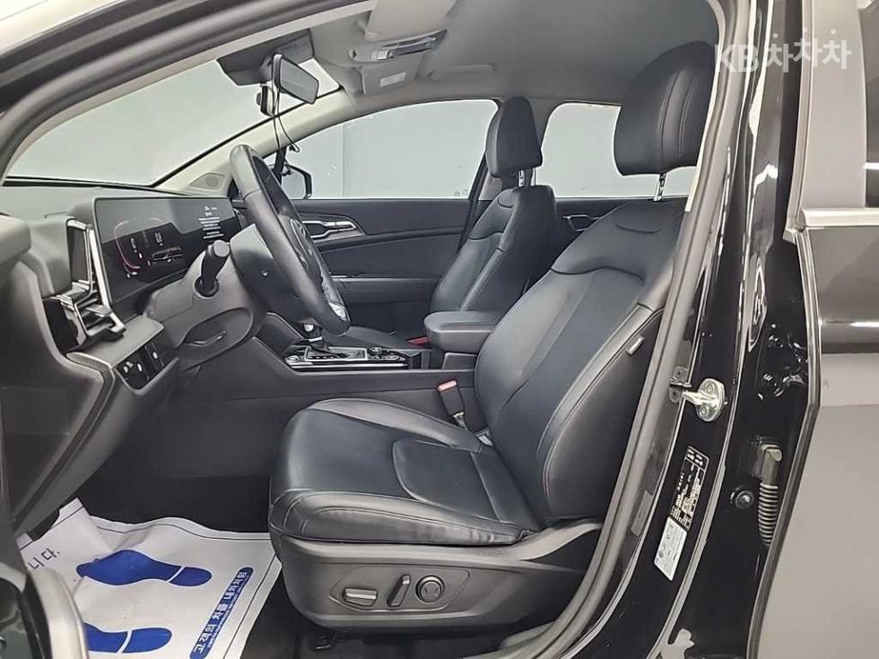 2022 - kia sportage