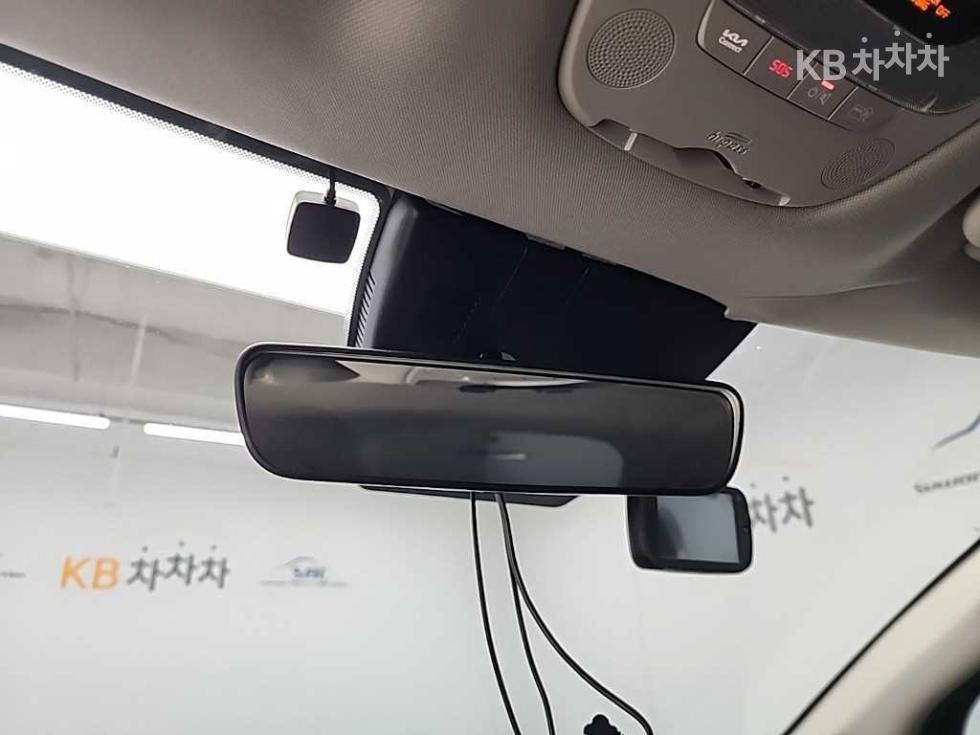2022 - kia sportage
