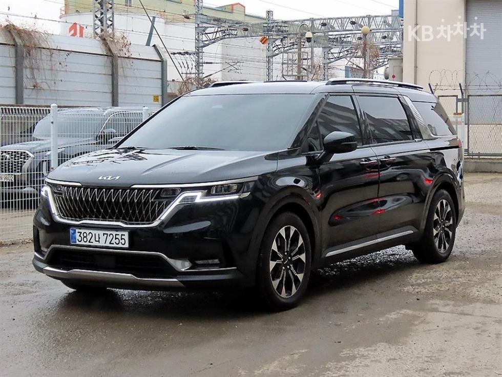 2023 - kia carnival