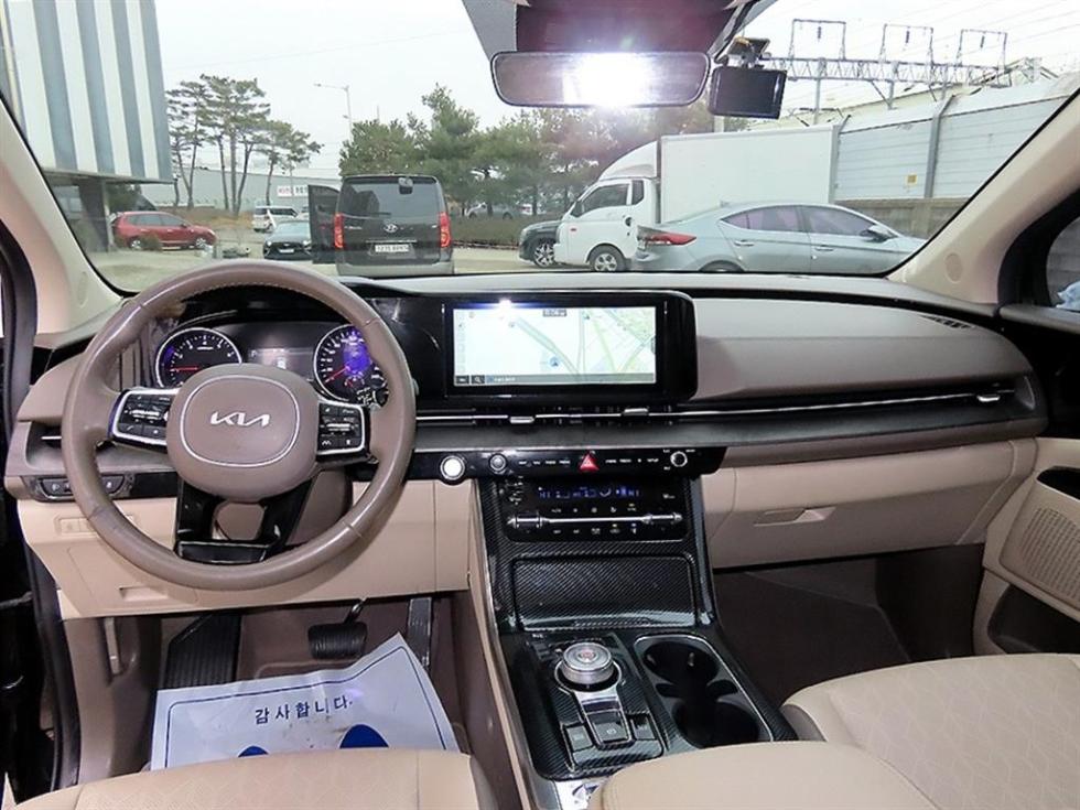 2023 - kia carnival