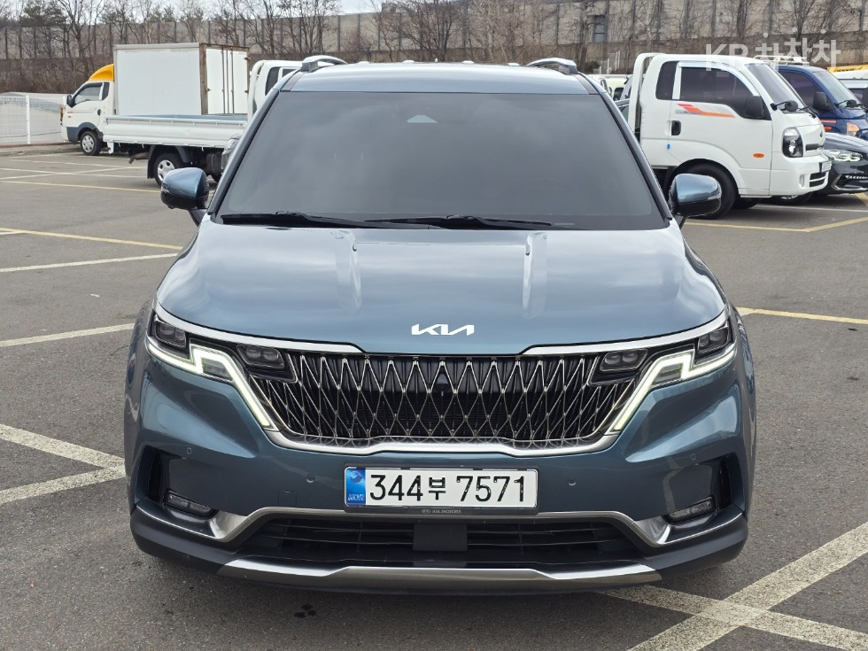 2023 - kia carnival