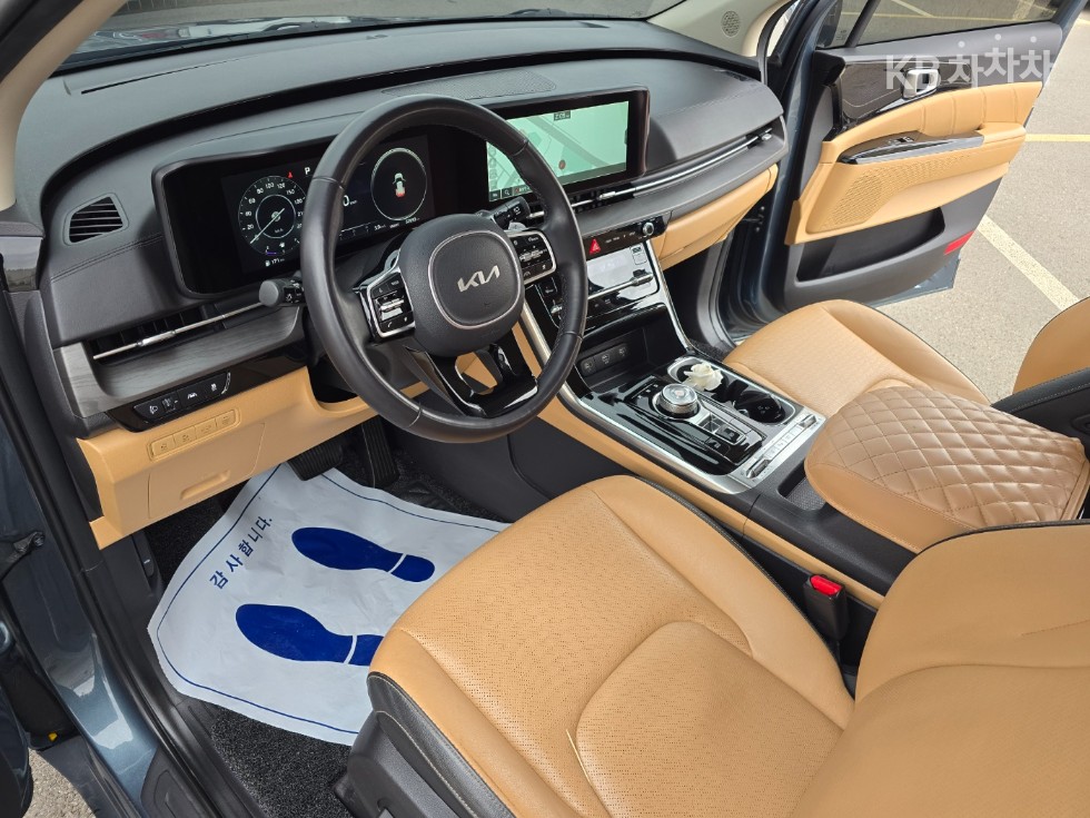 2023 - kia carnival