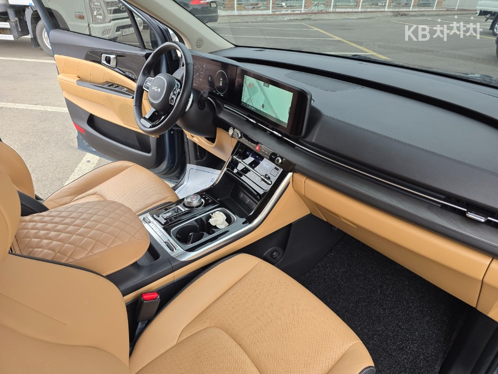 2023 - kia carnival