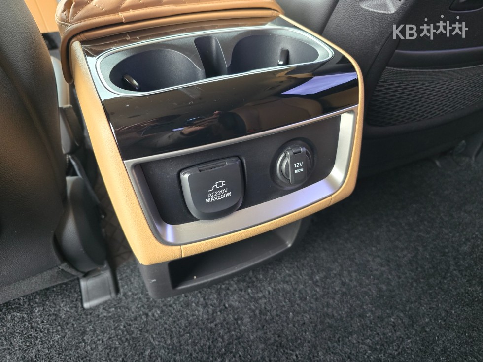 2023 - kia carnival