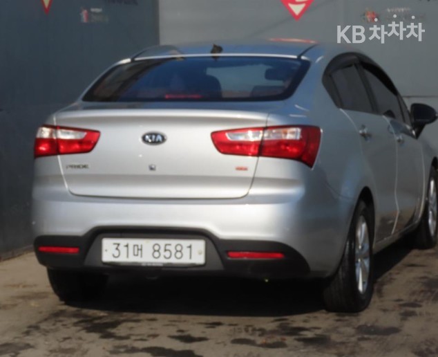 2012 - kia pride
