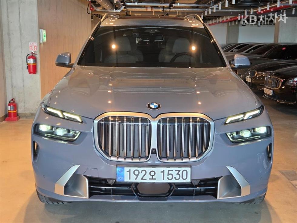 BMW X7 — miniaturë 2