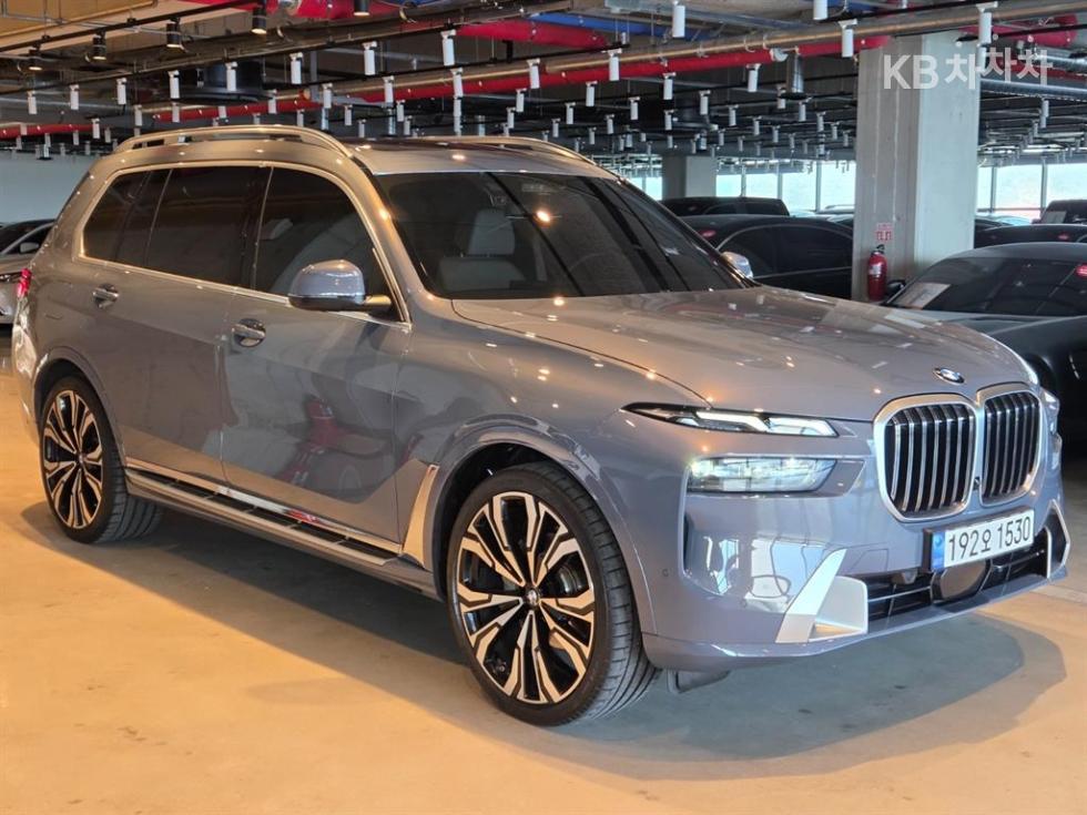 BMW X7 — miniaturë 3