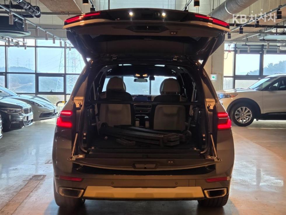 BMW X7 — miniaturë 5