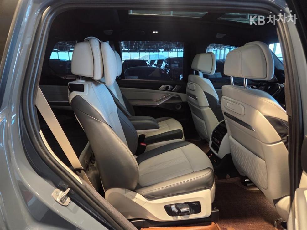 BMW X7 — miniaturë 9