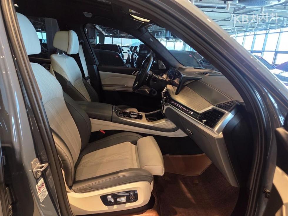 BMW X7 — miniaturë 10