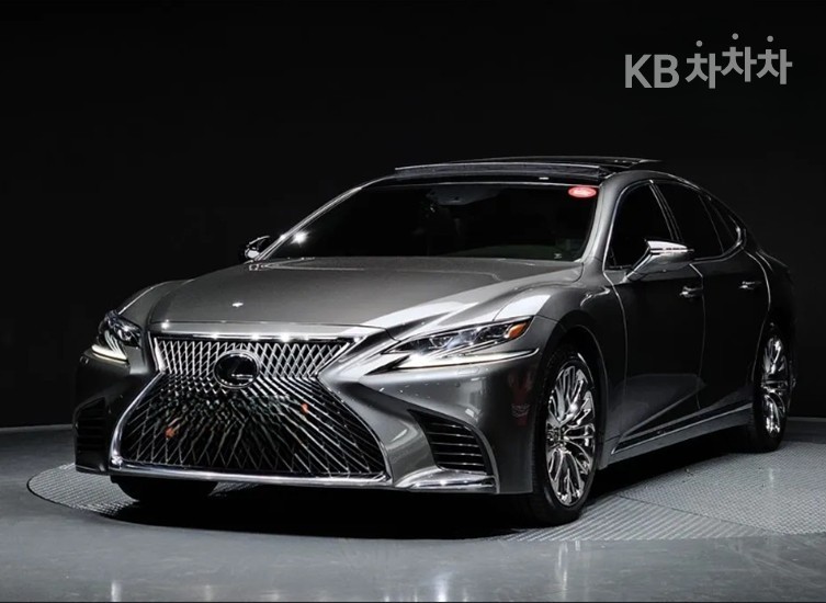 Lexus LS 5세대 500 AWD LUXURY - фото 1