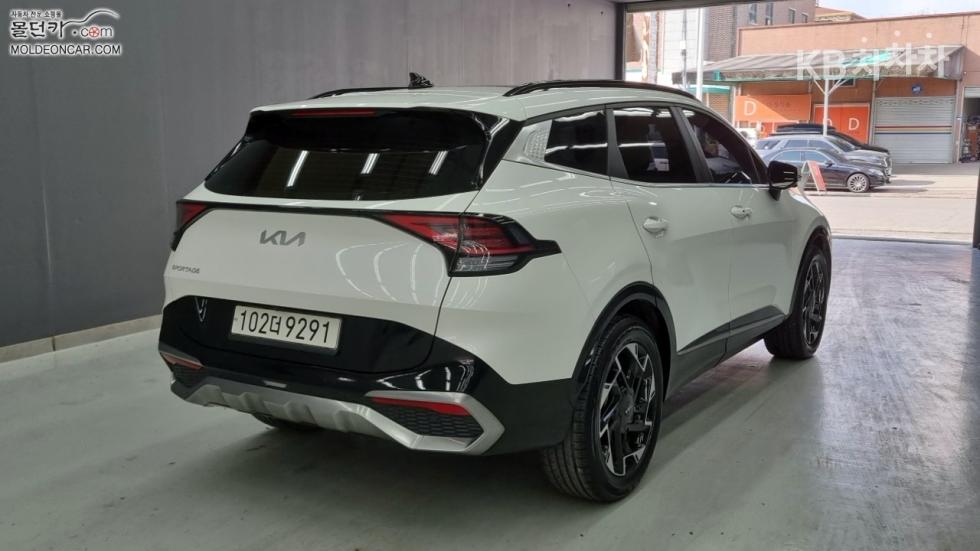 2022 - kia sportage