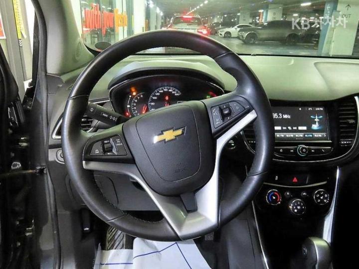 Chevrolet Trax 1.4 Premier 9