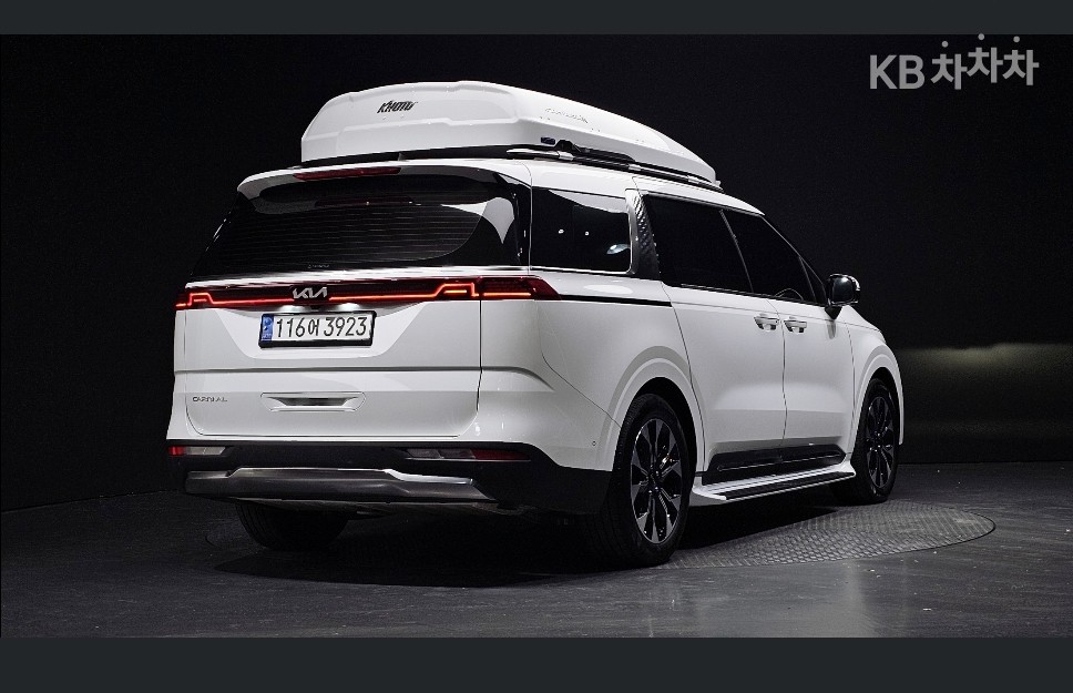 2023 - kia carnival