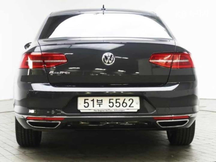 Volkswagen Passat GT 2.0 TDI B8 6