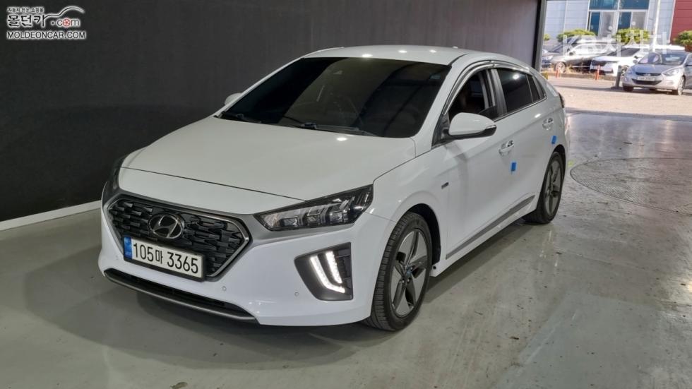 Hyundai Ioniq