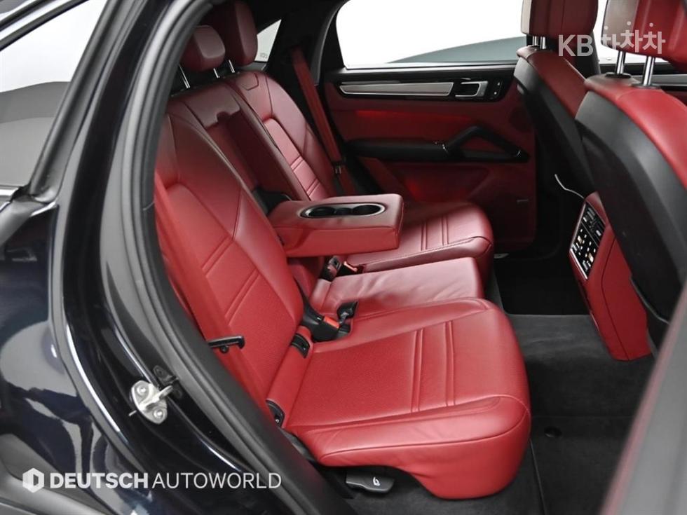 Porsche Cayenne — miniaturë 12