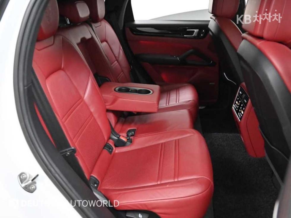 Porsche Cayenne — miniaturë 12