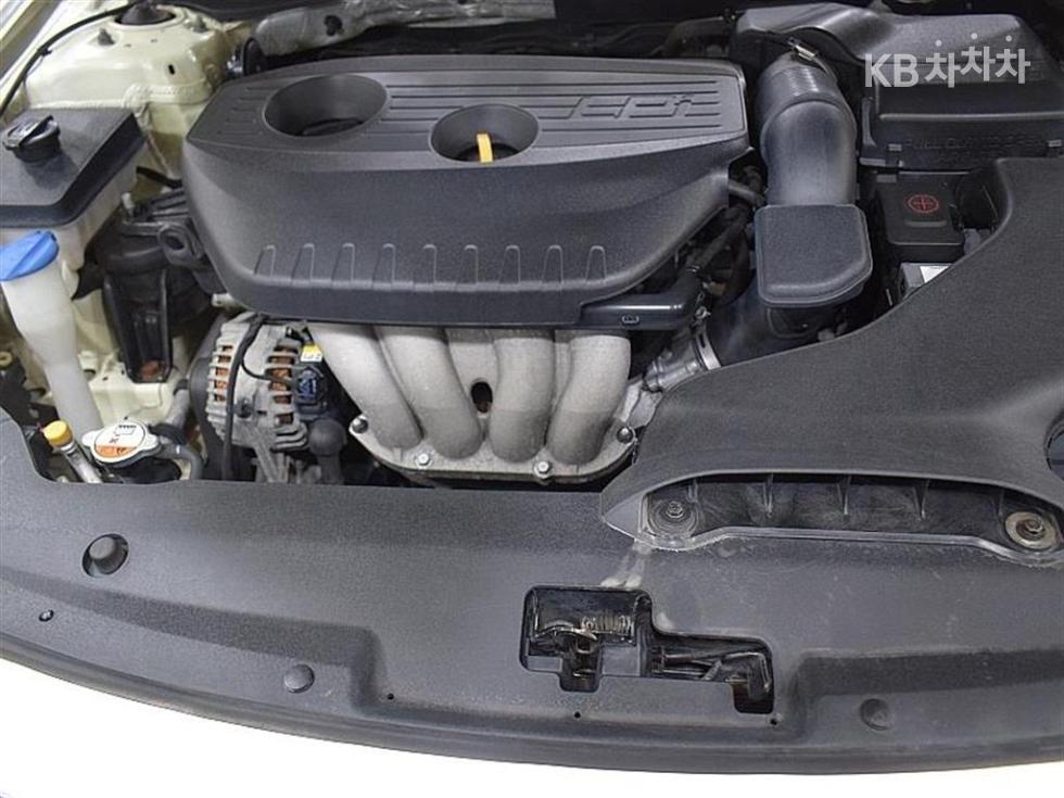 Kia K5 — miniaturë 10