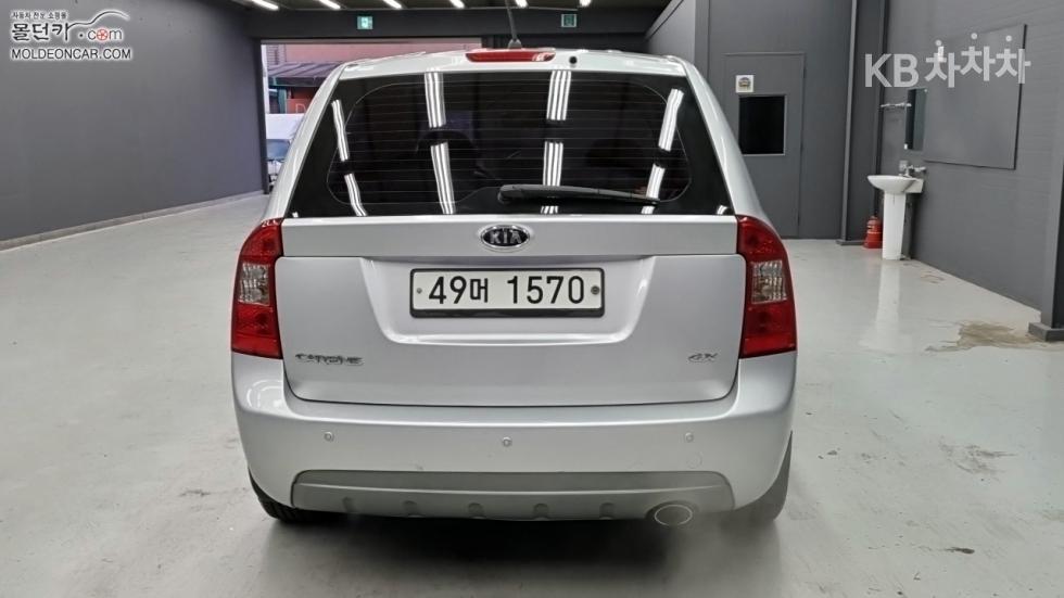Kia Carens — miniaturë 4