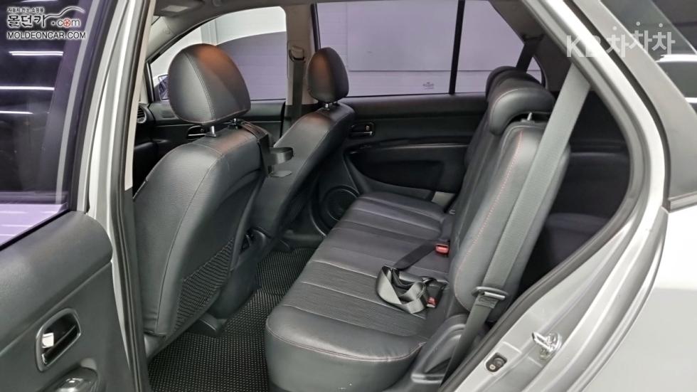 Kia Carens — miniaturë 10