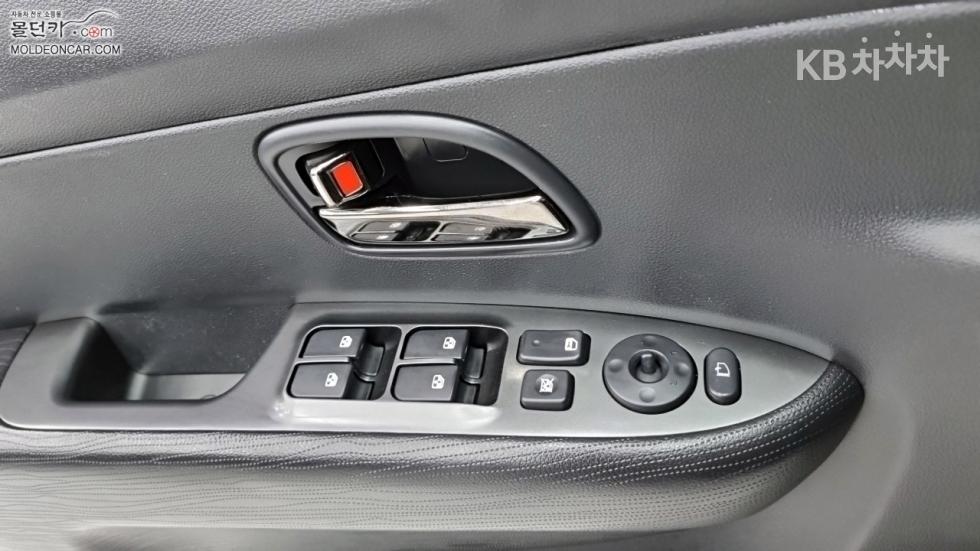 Kia Carens — miniaturë 15