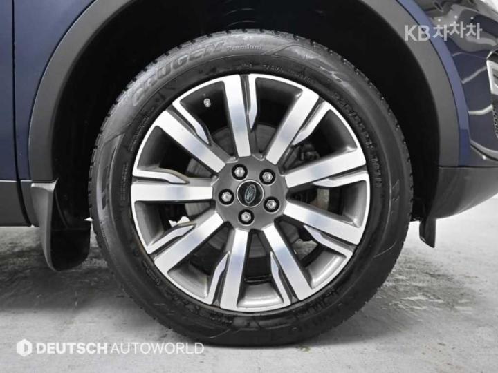 Land Rover Discovery Sport 2.0 TD4 HSE Luxury 6