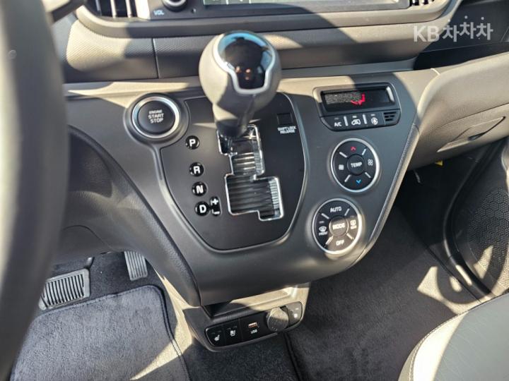 Kia Ray 1.0 Gasoline Signature - фото 17