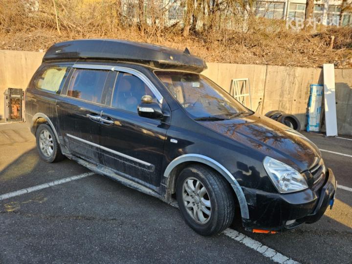 Kia Carnival Grand GLX High Limousine 4