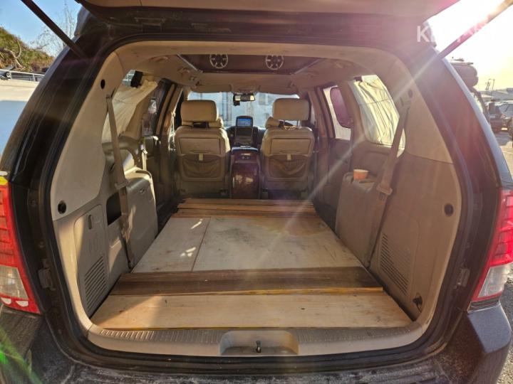 Kia Carnival Grand GLX High Limousine 8