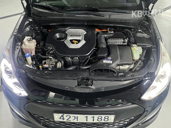 Hyundai Sonata Hybrid 2.0 Modern 8
