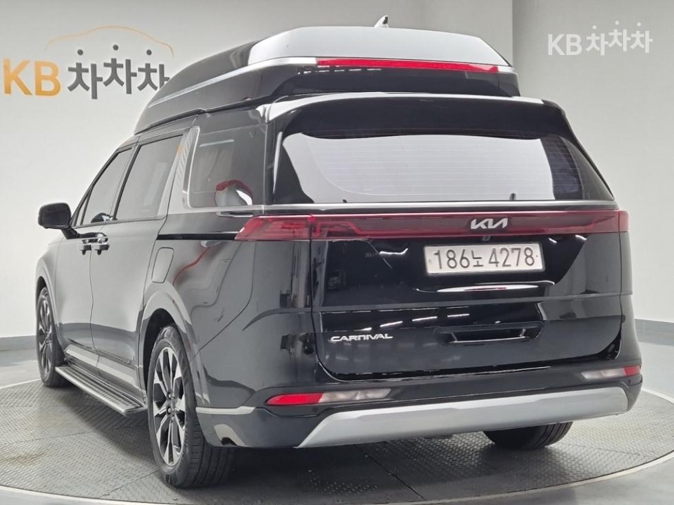 2022 - kia carnival