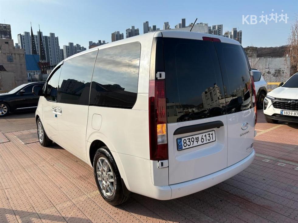 Hyundai Staria — miniaturë 2
