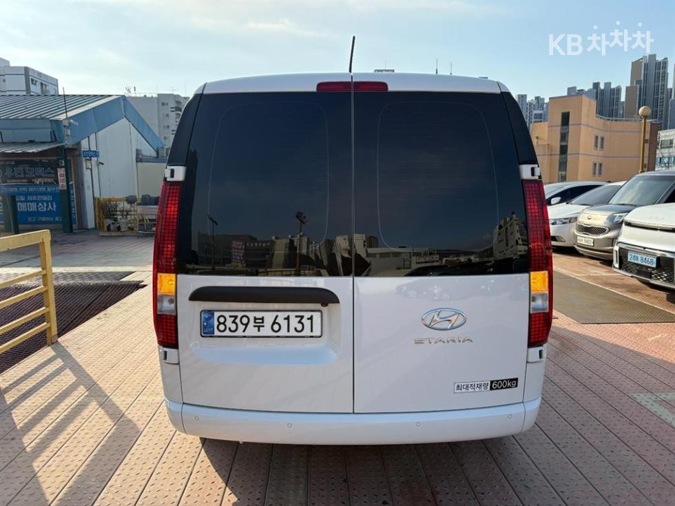 Hyundai Staria — miniaturë 4
