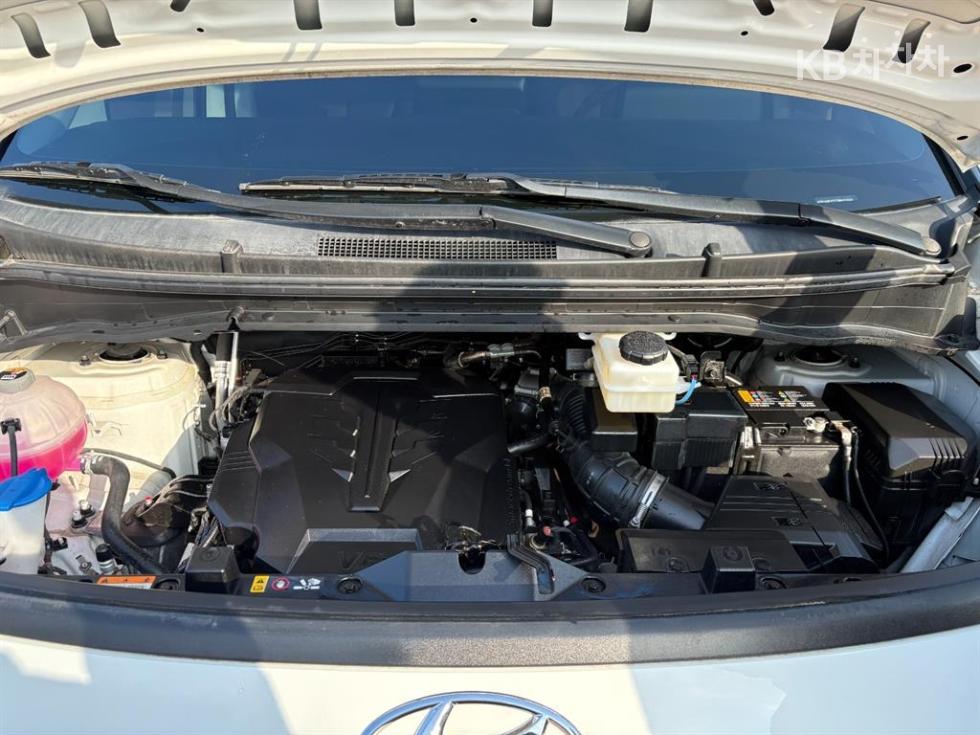Hyundai Staria — miniaturë 7