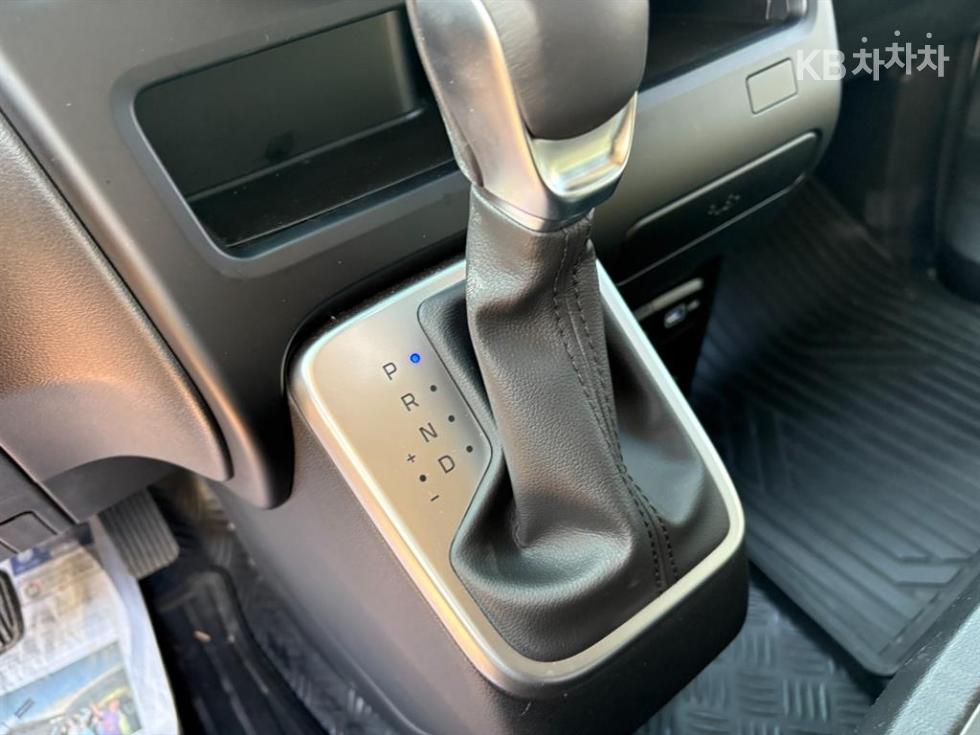 Hyundai Staria — miniaturë 9