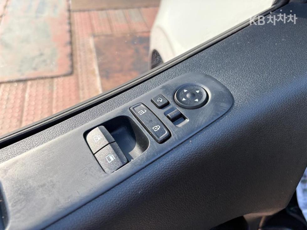 Hyundai Staria — miniaturë 12