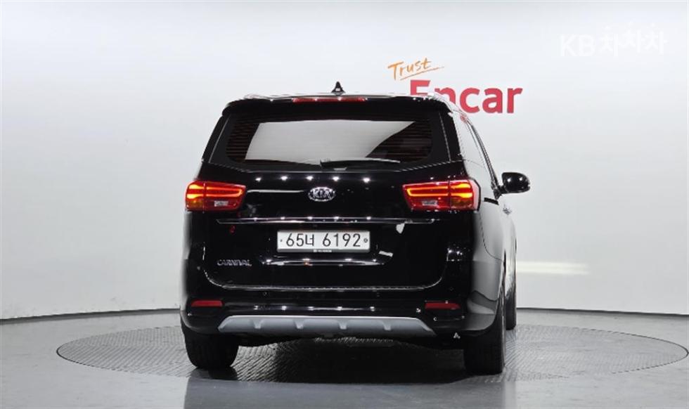 2019 - kia carnival