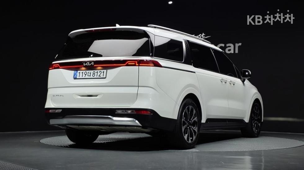 2022 - kia carnival