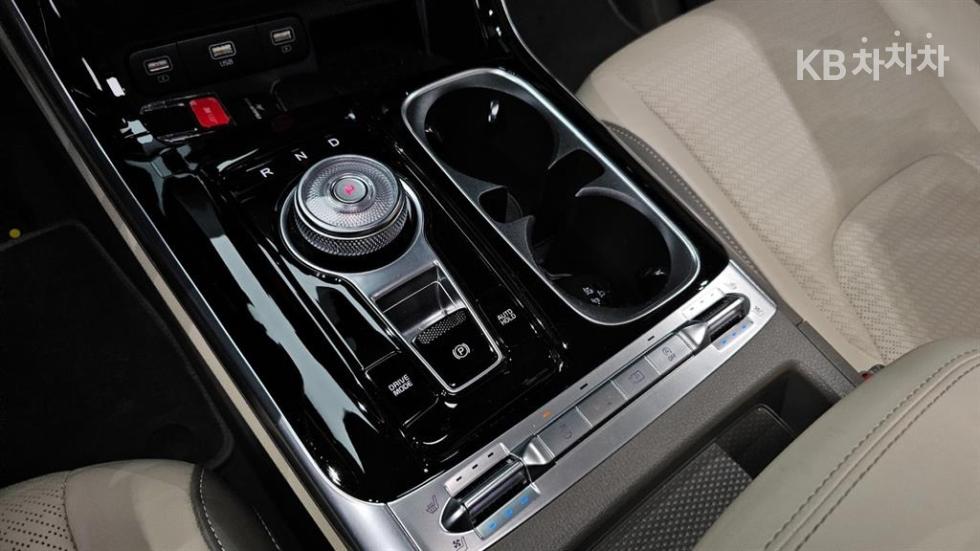 2022 - kia carnival